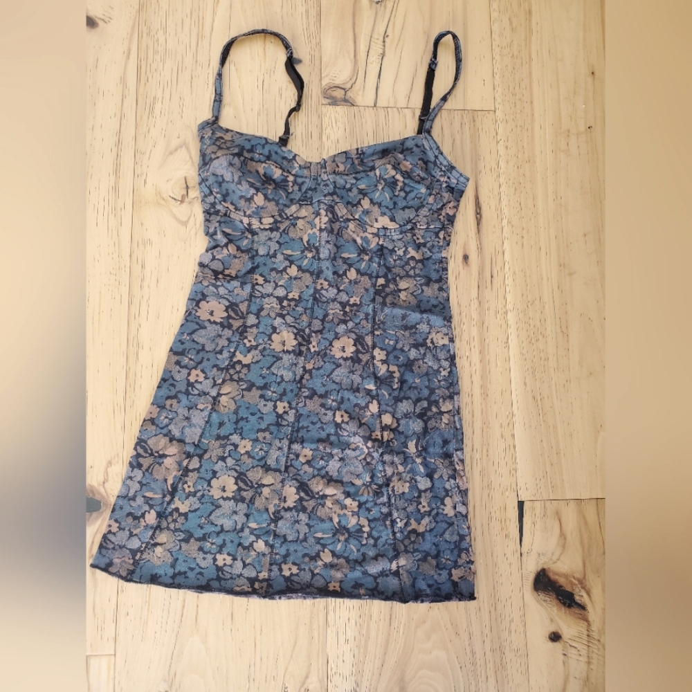Xsmall Wilfred floral tank top